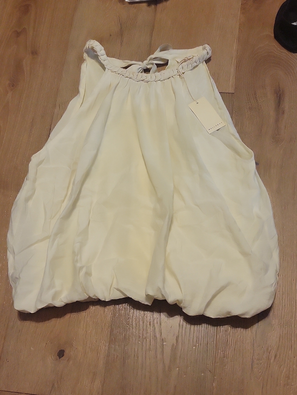NWT MELLODAY Cream Bubble Hem Halter Camisole Large